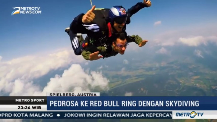 Aksi Skydiving Dani Pedrosa ke Sirkuit Red Bull Ring