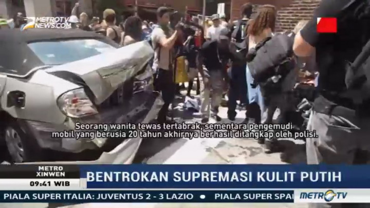 Sebuah Mobil Tabrak Demonstran Supremasi Kulit Putih