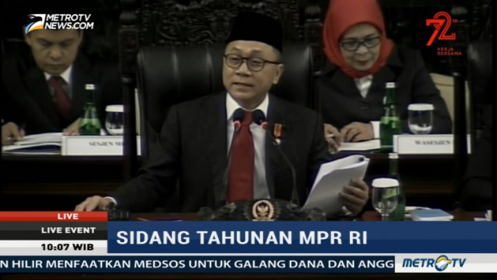 Ketua MPR Bacakan Puisi Karya Radhar Pancha Dahana