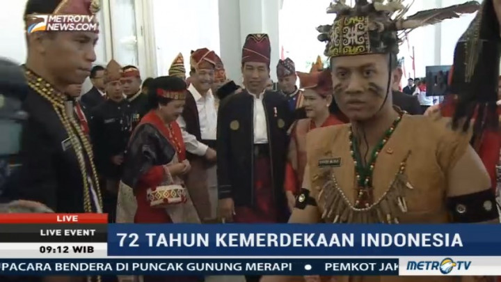 Tak Hanya Tamu Undangan, Paspampres Turut Kenakan Pakaian Adat