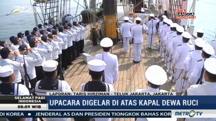 TNI AL Peringati HUT RI di Atas KRI Dewa Ruci