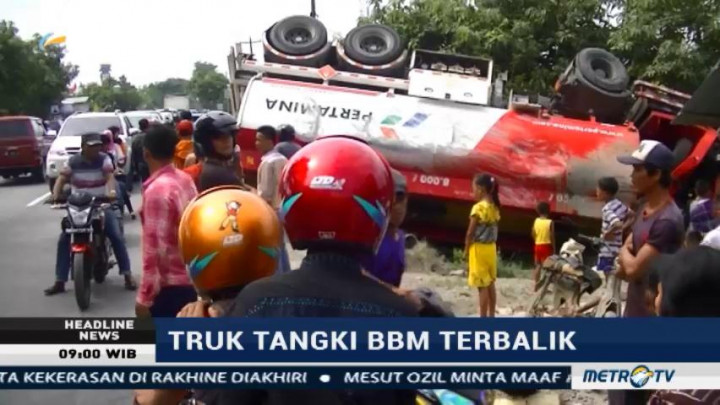 Menghindari Motor, Truk Pertamina Terguling di Jalan Lintas Medan-Aceh