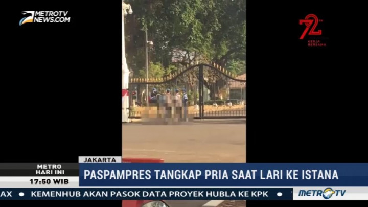 Seorang Pria Tanpa Busana Berusaha Terobos Istana Presiden