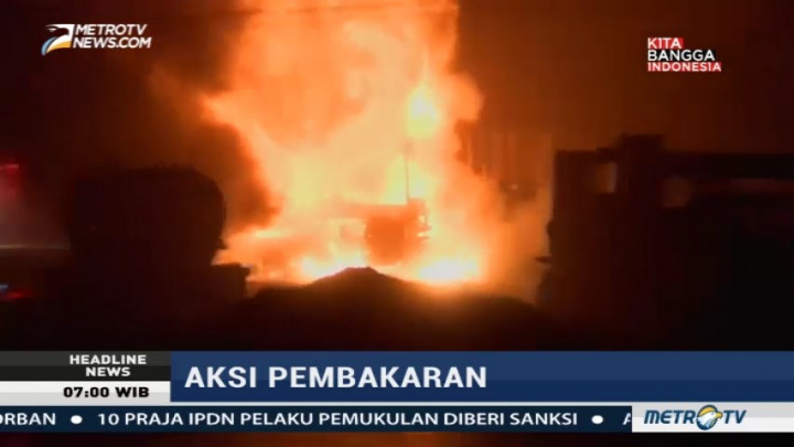 Belasan Truk di Cile Dibakar Orang tak Dikenal