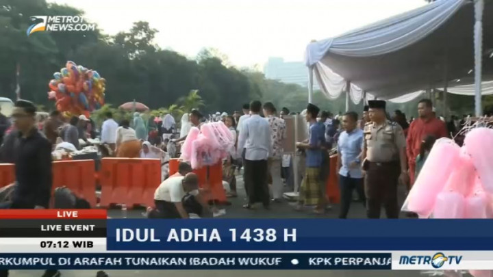 Jusuf Kalla Salat Id di Masjid Istiqlal