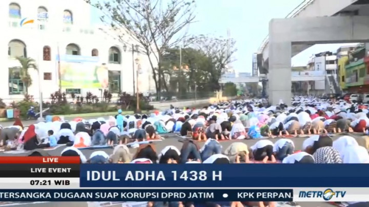 Suasana Salat Id di Masjid Agung Palembang