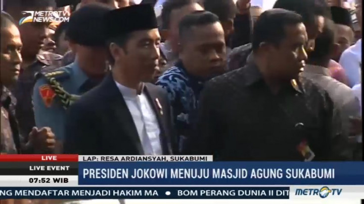 Jokowi Berkurban Sapi 1,4 Ton di Masjid Agung Sukabumi