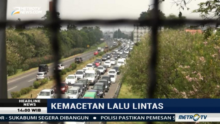 Antrean Kendaraan di Gerbang Tol Pasteur Capai 3 Km