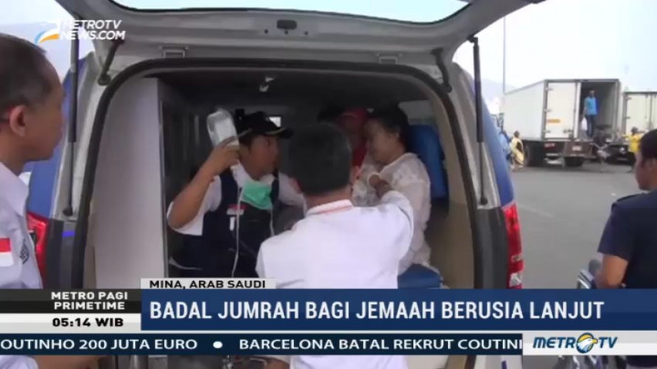 Tim KKHI Sisir Sepanjang Jalan Mina untuk Evakuasi Jemaah yang Kelelahan