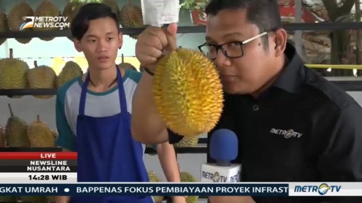 Menikmati Durian Langsung di Markasnya