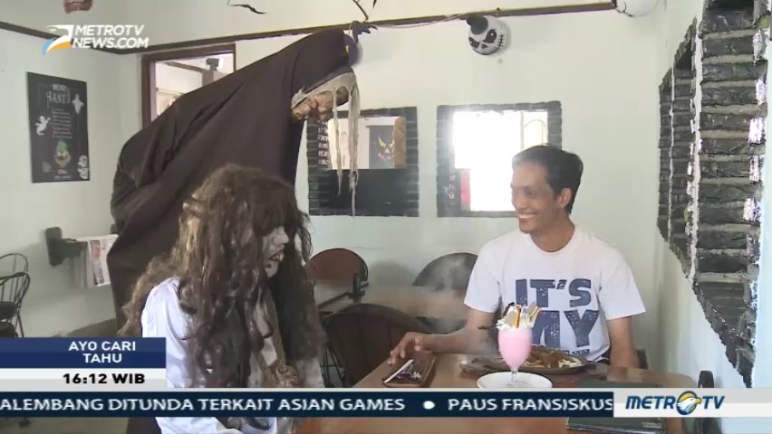 Sensasi Makan Ditemani Hantu