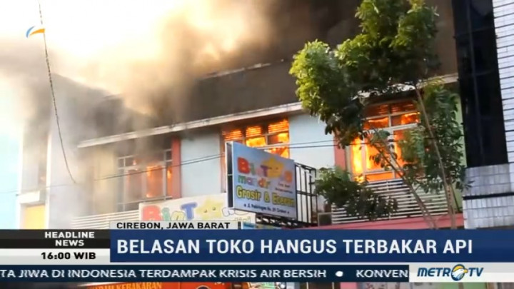 Belasan Toko di Cirebon Hangus Terbakar