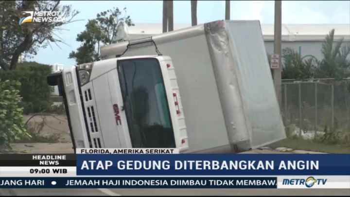 Badai Irma Tinggalkan Puing-puing Bangunan di Florida