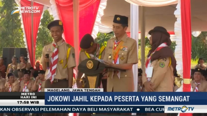 Saat Jokowi Jahili Peserta Pramuka Maarif NU