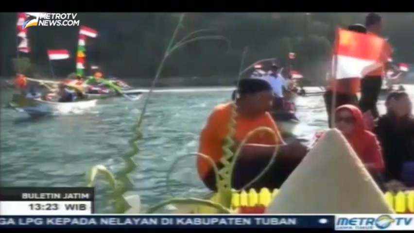 Nelayan Pacitan Gelar Sedekah Laut