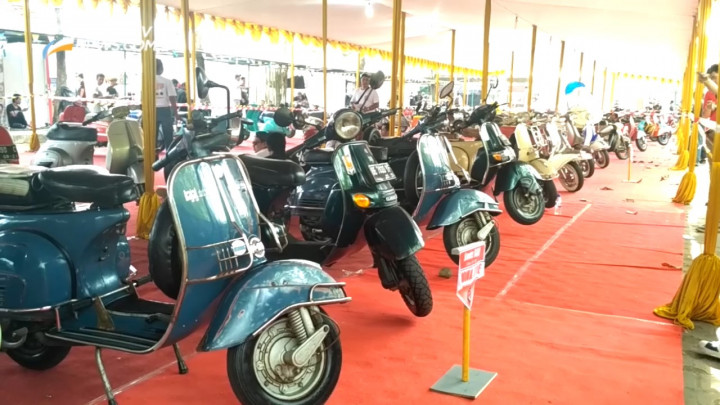 Unik, Vespa Mirip Mobil Tank Ikut Dipajang di JEC