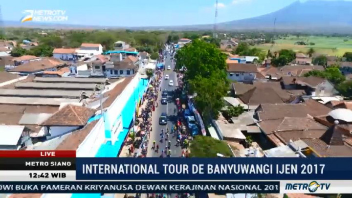 Warga Antusias Saksikan Tour de Banyuwangi Ijen 2017