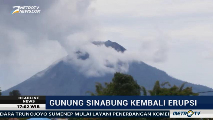 Gunung Sinabung Semburkan Abu Vulkanik