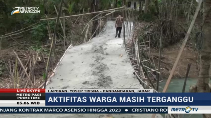 Jembatan di Pangandaran Ambruk, Warga di Dua Dusun Terisolir