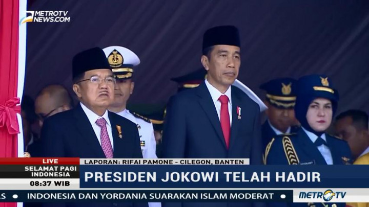 Presiden Jokowi Pimpin Upacara HUT TNI ke-72