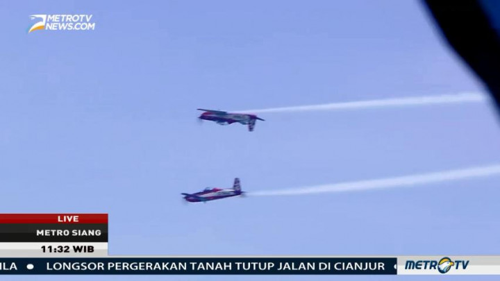 Atraksi Tim Jupiter Meriahkan HUT TNI ke-72