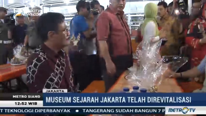 Djarot Resmikan Kawasan Wisata Malam Kota Tua