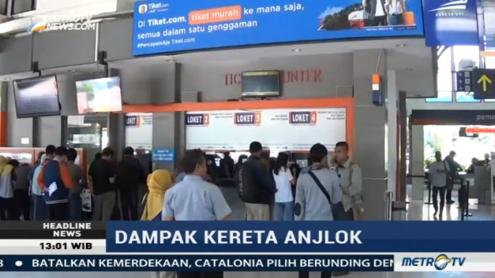 Ada Kereta Anjlok, 9 Perjalanan Kereta dari Stasiun Gubeng Tertunda