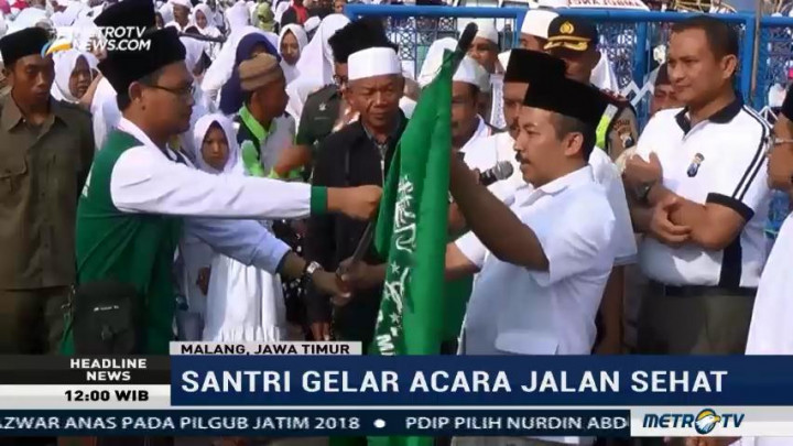 Ribuan Santri se-Malang Ikuti Gerak Jalan Sehat Sarungan