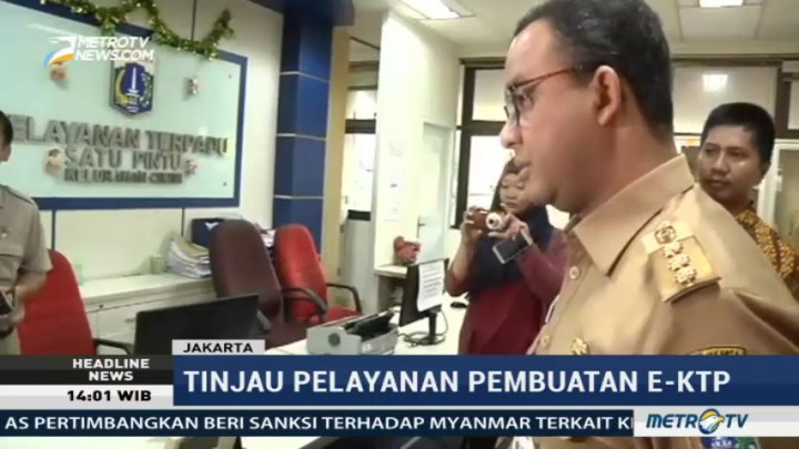 Anies Tinjau Pembuatan e-KTP di Kelurahan Cikini
