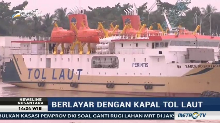 Berlayar dengan Kapal Tol Laut