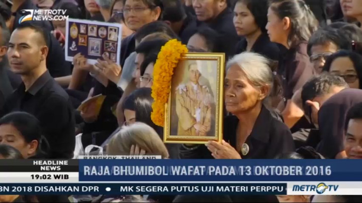 Ribuan Warga Thailand Berkumpul Jelang Upacara Kremasi Raja Bhumibol