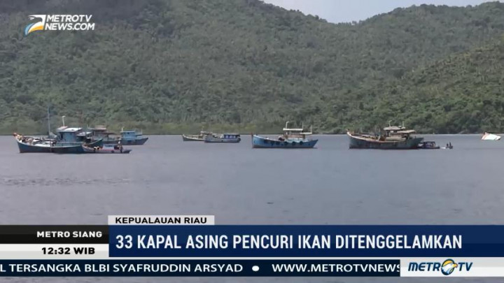 Menteri Susi Tenggelamkan 33 Kapal Asing di Natuna