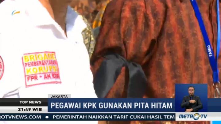 Pegawai KPK Kenakan Pita Hitam Saat Upacara Sumpah Pemuda