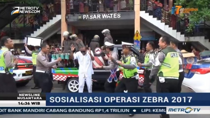 Sosialisasi Operasi Zebra, Polres Kulon Progo Ajak Pedagang Berjoget Bersama