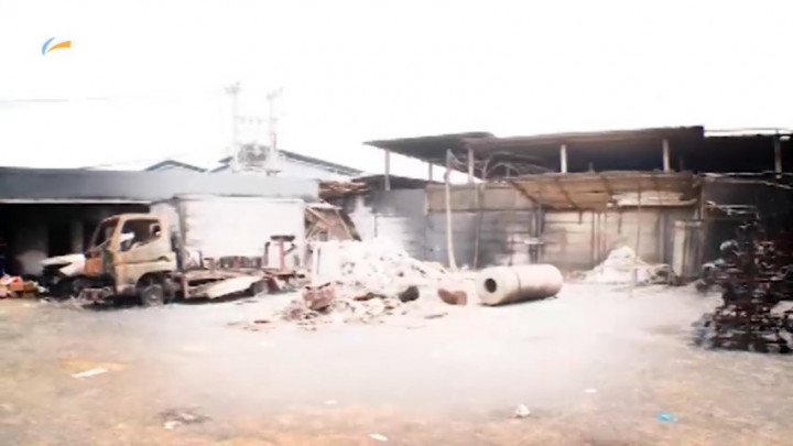 Nyala Api di Pabrik Kembang Api (1)