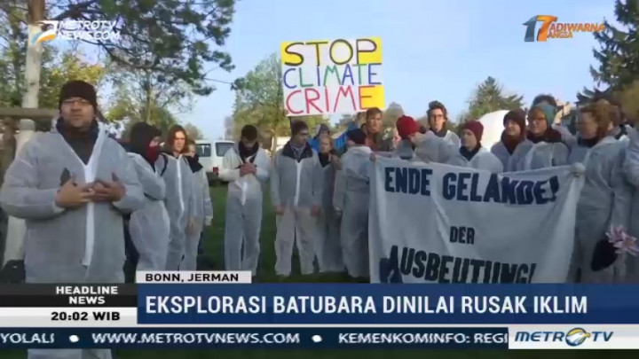 Aktivis Lingkungan Hidup Demo Jelang Konferensi Iklim Dunia
