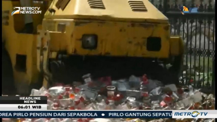 Ribuan Botol Miras Ilegal Dimusnahkan di Lampung