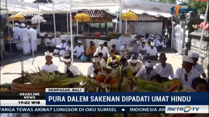 Umat Hindu Rayakan Hari Suci Kuningan di Pura Sakenan