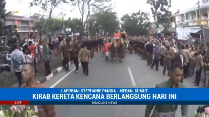 Ribuan Warga Antusias Menyaksikan Kirab Kahiyang-Bobby