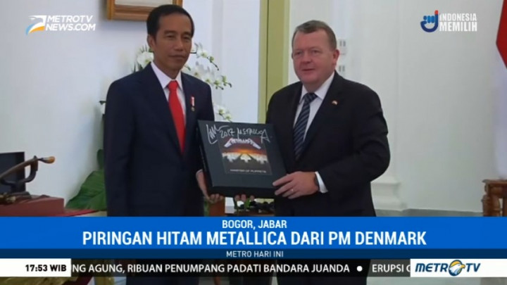 PM Denmark Hadiahi Jokowi Piringan Hitam Metallica