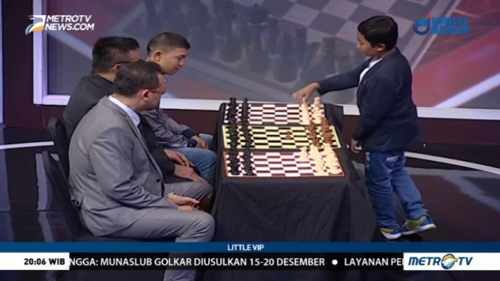 Lihat Kehebatan Aditya Main Catur Lawan Tiga Orang Sekaligus