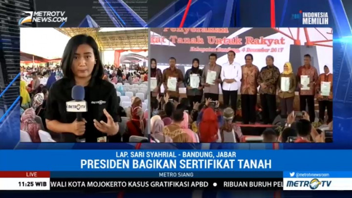 Presiden Temui Masyarakat Kabupaten Bandung Bagikan Sertifikat Tanah