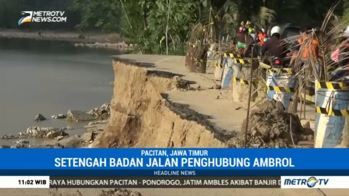Sebagian Badan Jalan Penghubung Pacitan-Ponorogo Ambrol