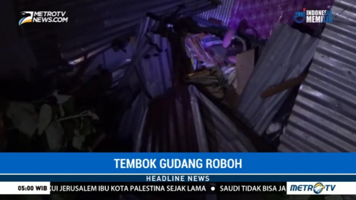 Tembok Gudang di Makassar Roboh, Satu Tewas