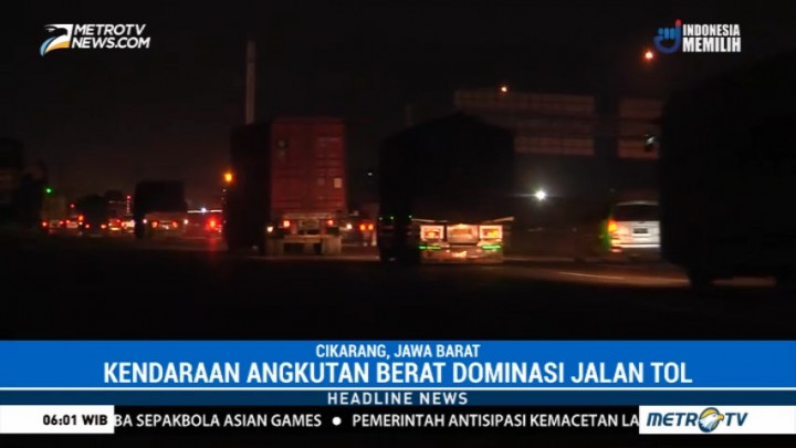 Jelang Natal, Lalu Lintas di Jalan Tol Jakarta-Cikampek Ramai dan Padat