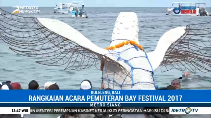 Penenggelaman Terumbu Karang Buatan Warnai Pemuteran Bay Festival 2017