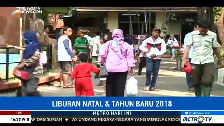 Kebun Binatang Surabaya Ramai Pengunjung