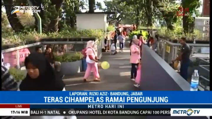 Teras Cihampelas Bandung Ramai Pengunjung