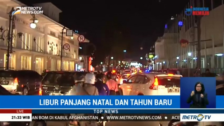 Kawasan Braga dan Pasteur Bandung Dipadati Kendaraan