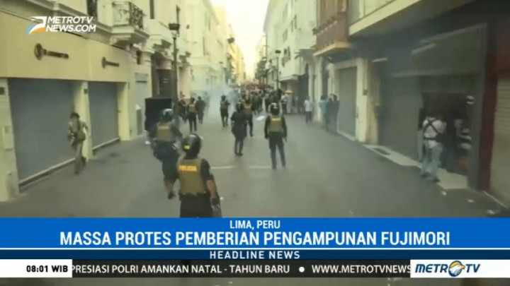 Polisi Tembakan Gas Air Mata ke Demonstran Penentang Presiden Peru